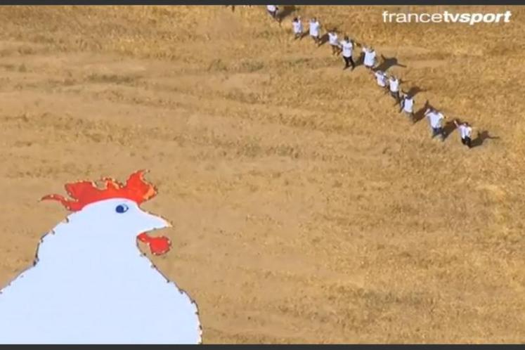 Le coq de la FDSEA du Tarn sur le Tour de France 2015, vu du ciel