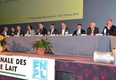 La tribune du congrès FNPL à Albi, le 18 mars dernier.
