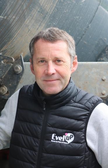 <em class="placeholder">Loïc Dupont, responsable environnement Evel’Up</em>