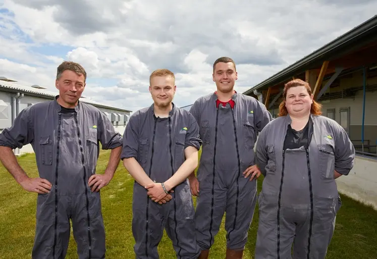 <em class="placeholder">De gauche à droite : Pierre Morfouace, Niels Veille (apprenti), Jules Chaton et Noémie Studer</em>