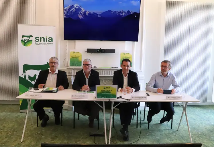 Les représentant du Snia (Syndicat national de l'industrie de la nutrition animale) lors de la conférence de presse du 23 septembre 2026