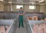 <em class="placeholder">François Pinsault dans la partie engraissement du bâtiment cochettes : « Ce bâtiment nous permettra de produire sur site 676 cochettes en introduisant seulement 10 ...</em>