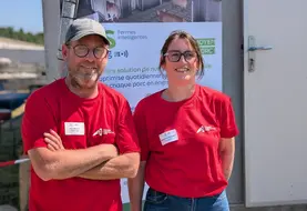 <em class="placeholder">Sandrine et Jean Michel Langlais sont passés de six heures pour trier 250 porcs à presque rien avec les stations Selfi GFI.</em>