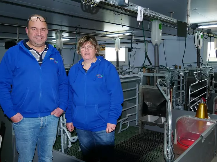 Mickaël et Isabelle Belloeil, éleveurs dans les Côtes-d'Armor. «Après avoir été multiplicateurs pendant 20 ans, nous voulions nous orienter vers un débouché qui amène une plus-value tout en valorisant le bon statut sanitaire de l’élevage.»