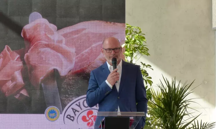 Pierre Harambat, président du Consortium du jambon de Bayonne, a rappelé que la force de la filière du jambon de Bayonne repose sur la diversité des modèles et des ...