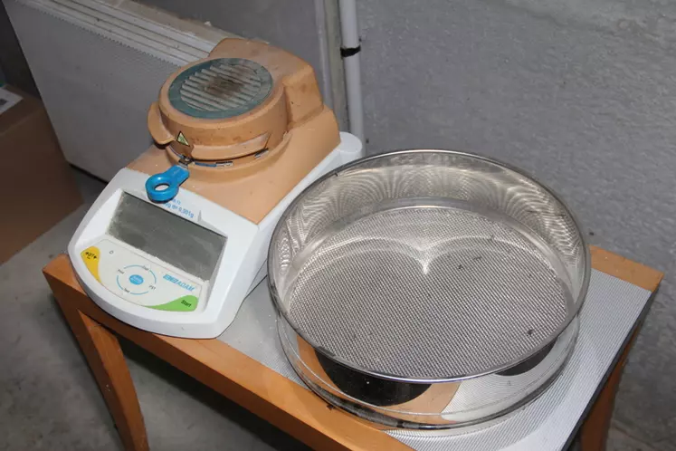 L’élevage applique la même rigueur dans le contrôle de la fabrication et de la distribution d’aliment.