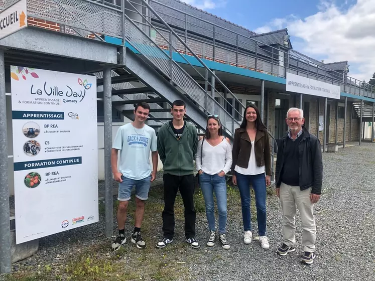 Claude Fillâtre (à droite), responsable du pôle formation continue de La Ville Davy, en compagnie de Johanna Vacher, formatrice en production porcine ; d’Adeline Daniel, ...