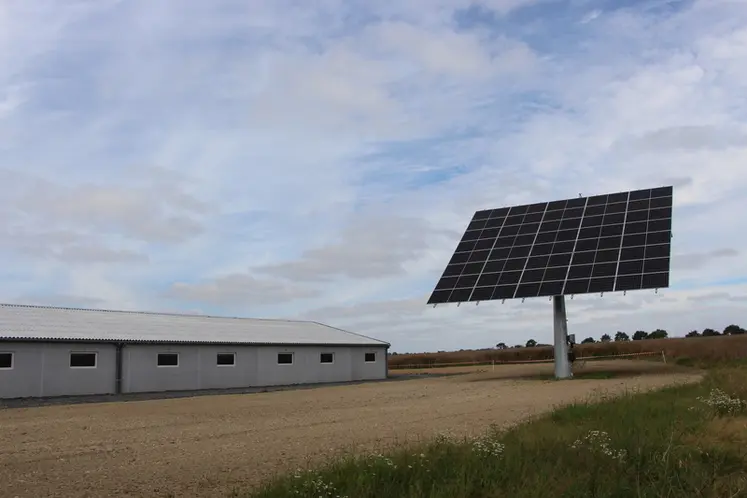 <em class="placeholder">Avec deux trackers, l’élevage sera autonome en énergie, y compris pour la fabrication d’aliment à la ferme. Le surplus sera vendu.</em>
