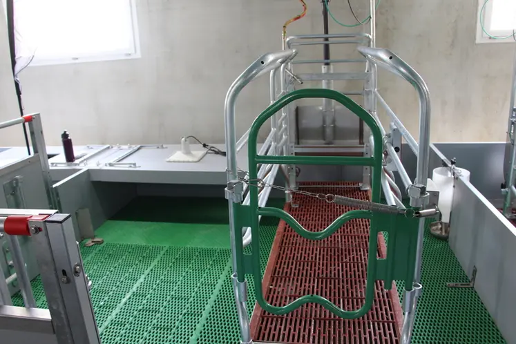 <em class="placeholder">Les cases de 2,7 par 2,8 mètres, aménagées par Calipro, sont équipées de sols antidérapants Progrip et de cages ascenseurs Vereijken.</em>