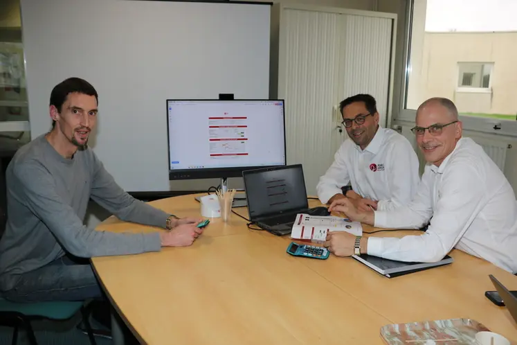 <em class="placeholder">Gabriel Manac’h, Laurent Abiven et Thierry Boulet de Porc Armor Évolution : « Le naissage associatif se développe à nouveau, du fait de l’augmentation des ...</em>