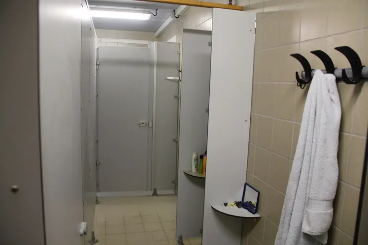 <em class="placeholder">vestiaire douche local technique</em>