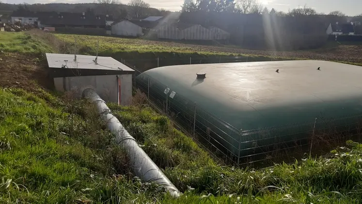 <em class="placeholder">Dispositif de récupération d'eau de pluie de la SCEA de Kerbohec</em>
