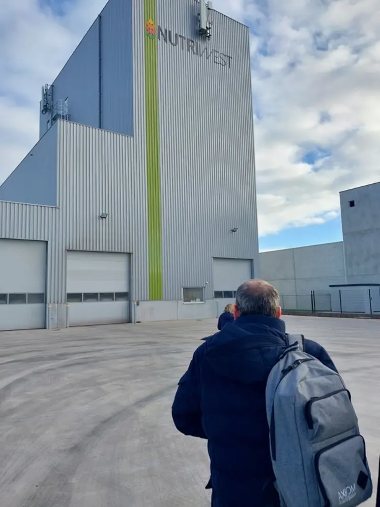 <em class="placeholder">L&#039;usine Nutriwest en Belgique a une capacité de fabrication de 30 000 tonnes d&#039;aliment par an.</em>