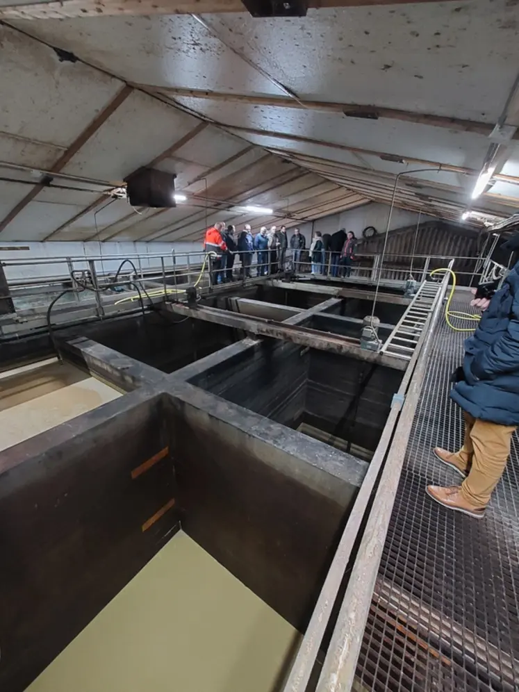 <em class="placeholder">Les coproduits d'industrie sont stockés dans des cuves ouvertes en béton recouvert de résine</em>