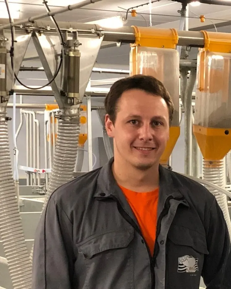 <em class="placeholder">Benjamin Lefeuvre, le responsable de l’élevage de Ker Angel « Le sevrage sur place permet d’obtenir de très bons résultats de croissance, tout en supprimant un ...</em>