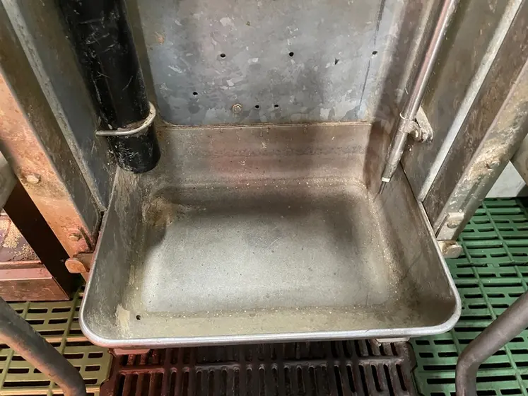 <em class="placeholder">Le responsable du site regrette l’installation d’une pipette dans l’auge des truies, souvent remplies d’eau par les truies ou les porcelets qui jouent. Pour limiter ...</em>