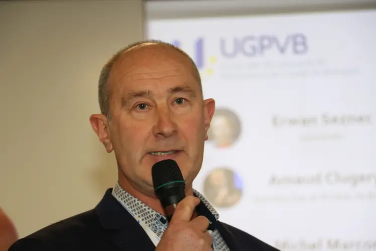 <em class="placeholder">Michel Bloc’h, président de l’UGPVB s’adressant à Arnaud Clugery, directeur d’Eau et Rivières. « Nous avons tous une responsabilité pour l’avenir de la ...</em>