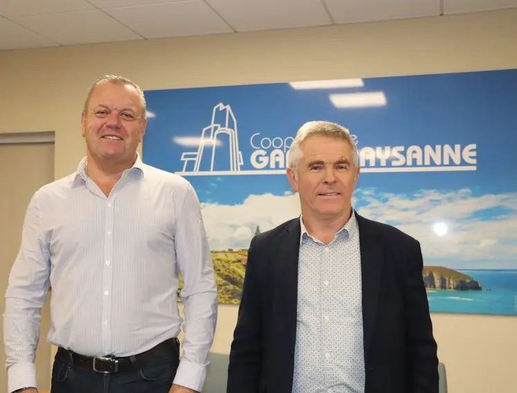 <em class="placeholder">Jean-Luc Cade, président de la coopérative Garun-Paysanne et son directeur, Sébastien Blot (gauche). </em>