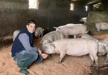 Romain Viot. «Je travaille la qualité de mes porcs via leur alimentation et je vise l'autonomie alimentaire.»