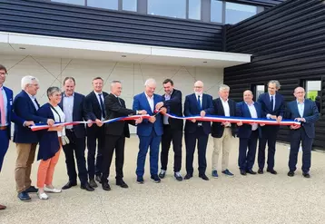 Guillaume Roué, l'ancien président du groupement, a inauguré le nouveau siège d'Evel'Up à Plouédern dans le Finistère.
