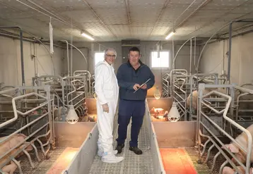 <em class="placeholder">Thierry Boulet, Porc Amor Évolution et Jean Jacques Breton, SCEA Kerroc’h : « Investir dans un post-sevrage pour améliorer la cohérence de l’élevage a permis de ...</em>