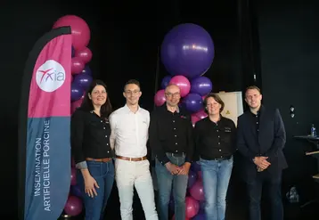 <em class="placeholder">L’équipe dirigeante fête les 40 ans d’Yxia</em>