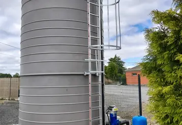 <em class="placeholder">Un stockage d&#039;eau intermédiaire est nécessaire pour assurer une fourniture en eau régulière et de qualité en élevage de porcs.</em>
