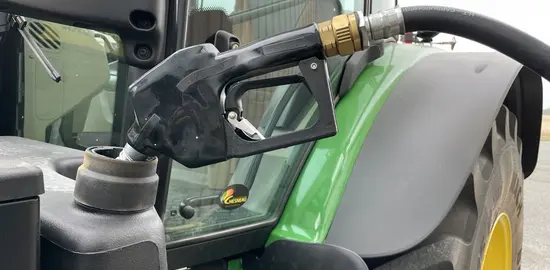 Pistolet dans le réservoir de GNR d'un tracteur