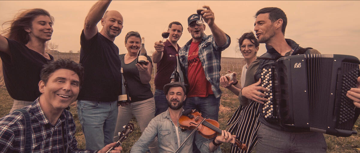 Affiche Boire Un Canon C'est Sauver Un Vigneron « Boire un canon c’est sauver un vigneron », la chanson à boire de l