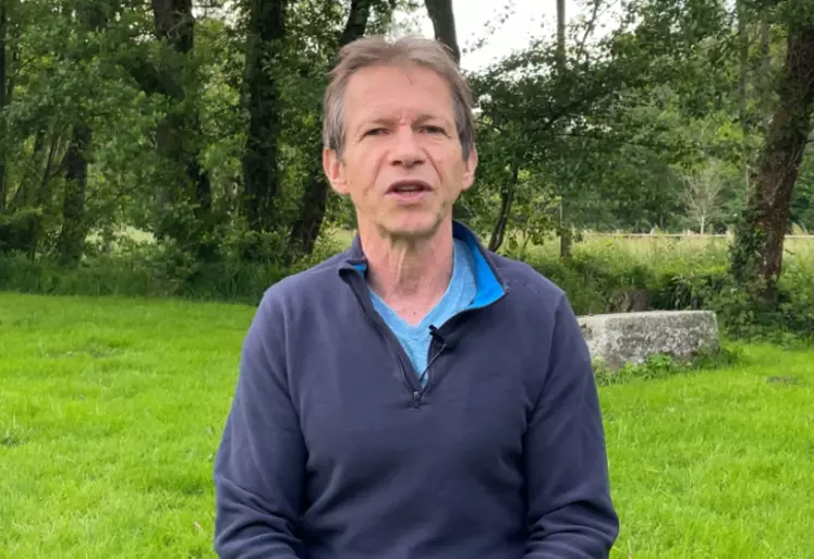 Jean-Marc Jancovici, président du Shift Project, devant un paysage rural.