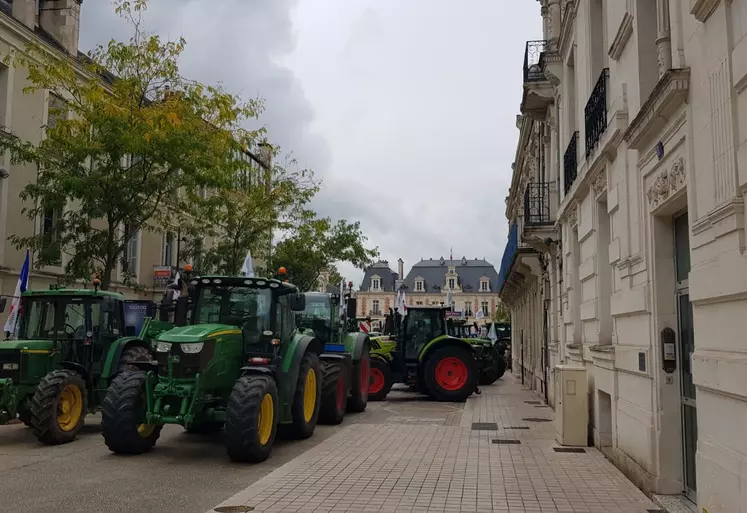 Des tracteurs à Poitiers le 11 septembre 2024.