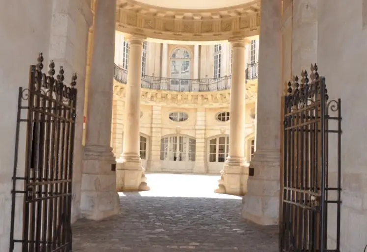 Entrée de la cour administrative d'appel de Paris 