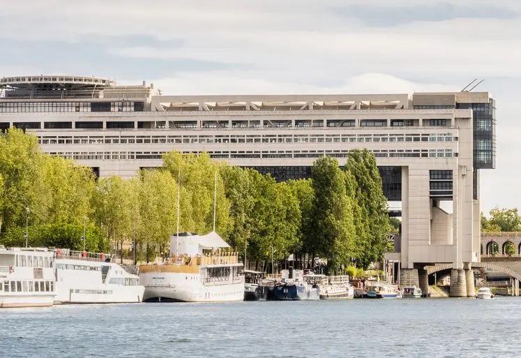  Bâtiment du ministère de l’Economie et des Finances à Bercy