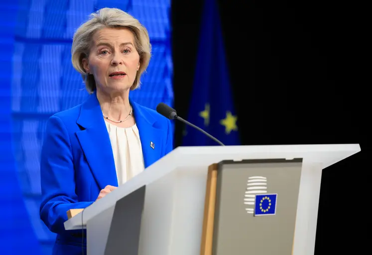 La présidente de la Commission européenne Ursula von der Leyen en conférence de presse le 19 décembre après le Conseil européen. 