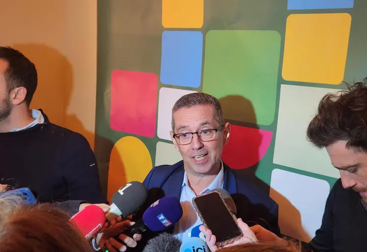 Jérôme Desprey interrogé après la conférence de presse le 13 janvier 2025 à Paris