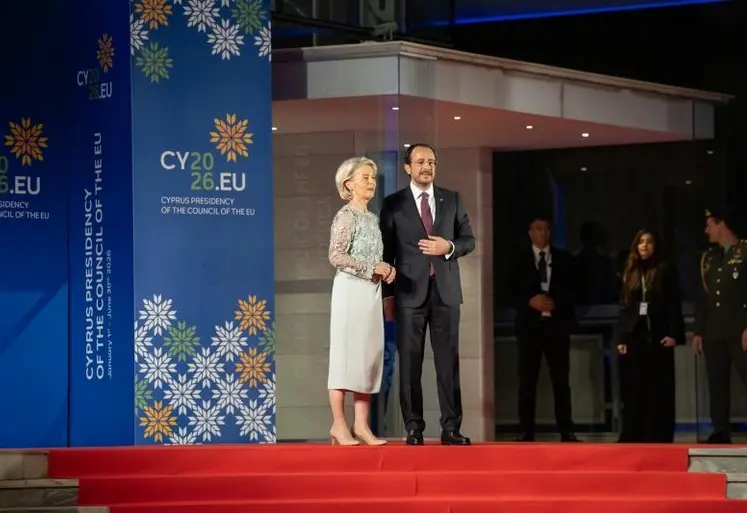 Ursula von der Leyen, présidente de la Commission européenne, et Nikos Christodoulides, Président de la République de Chypre, le 7 janvier lors du changement de présidence de l’Union européenne.