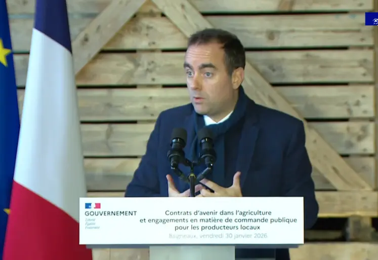 Le Premier ministre Sébastien Lecornu s'exprimant devant la presse à Baigneaux (Eure-et-Loir) sur le sujet de l’avenir de l’agriculture française. 
