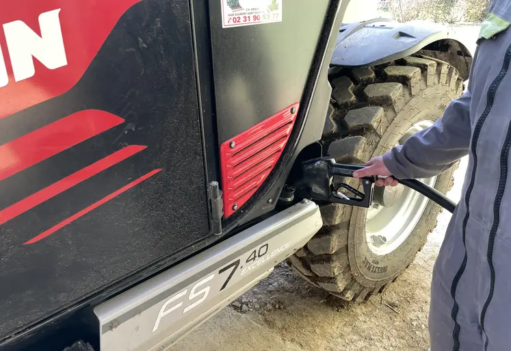  Remplissage d’un réservoir de GNR d’un tracteur  