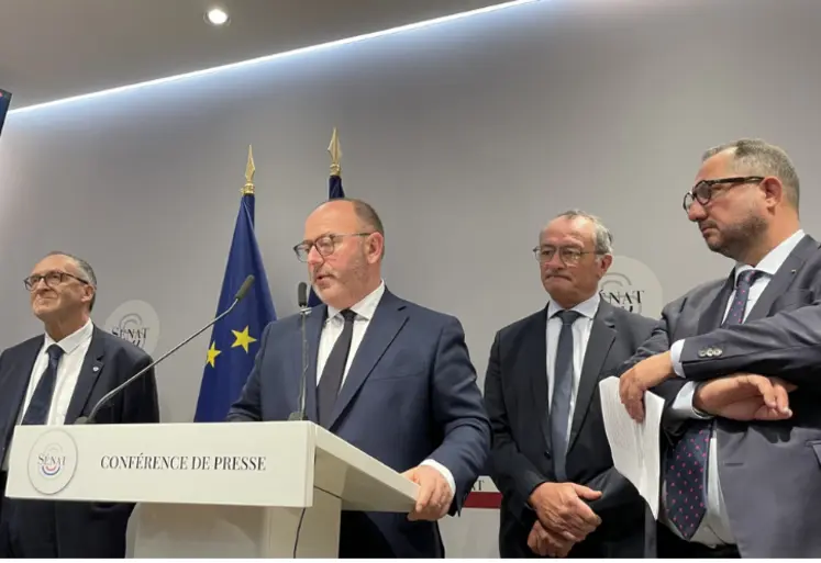 Les sénateurs Bernard Buis, Laurent Duplomb, Henri Cabanel et Franck Menonville en conférence de presse le 2 avril au Sénat. 
