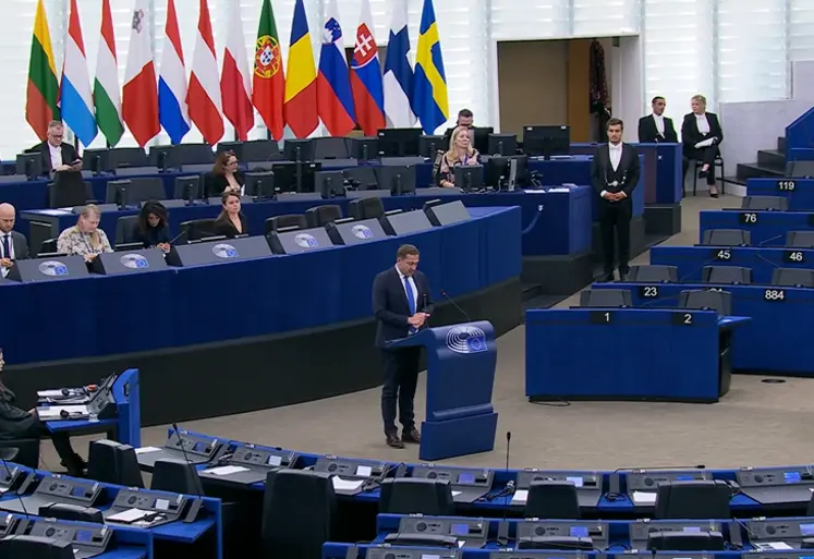 Le commissaire européen à l’Agriculture Christophe Hansen lors de la présentation du plan d’action engrais de la Commission européenne ce 19 mai devant le Parlement européen. 