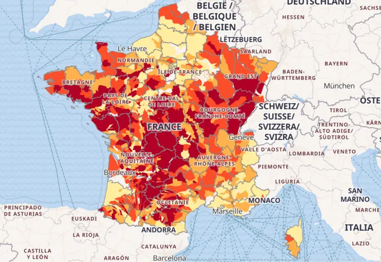 Carte de France métropolitaine des restrictions concernant les eaux superficielles au 31 juillet 2026.