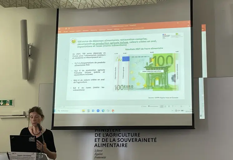 Sophie Devienne, professeur à AgroParisTech et présidente de l’OFPM, présentant le rapport 2026 de l'Observatoire. 