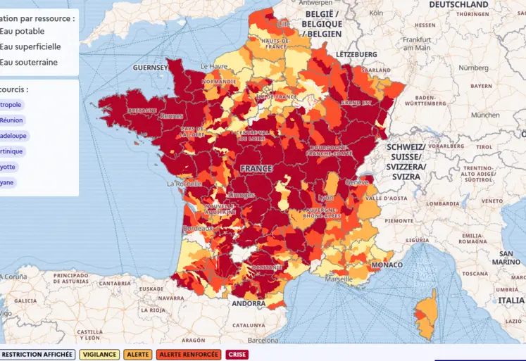 Carte de la situation des eaux superficielles en France au 24 août 2026.