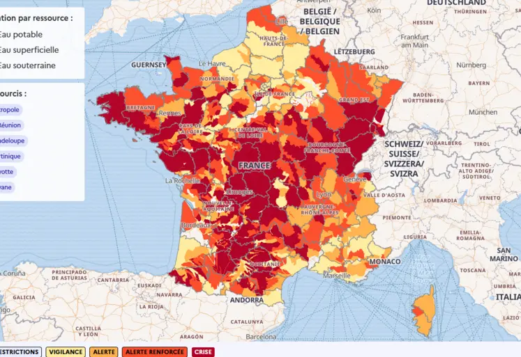 Carte de la situation des eaux superficielles en France au 10 août 2026. 