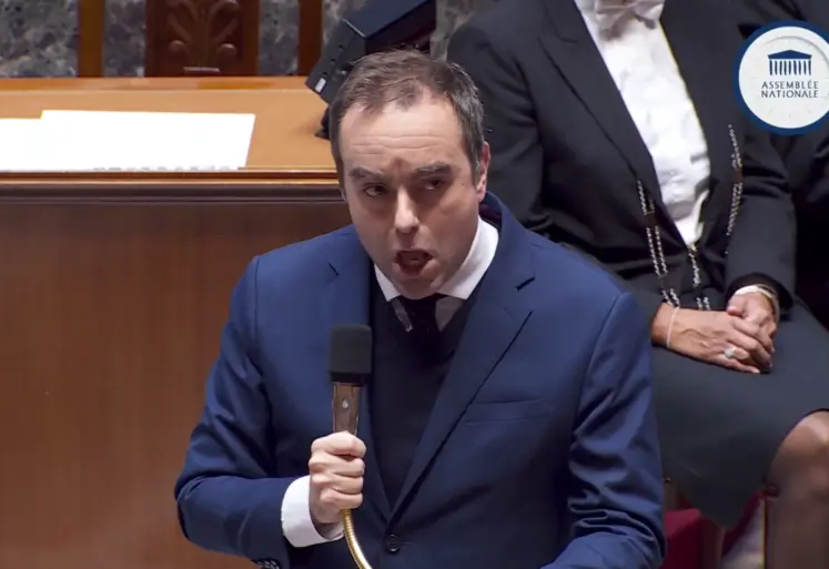   Sébastien Lecornu devant le Parlement    