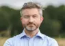 Portrait de Florent Baarsch, fondateur de finres, devant un paysage