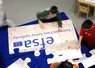 Atelier pour enfant avec puzzle formant le logo de l'Efsa