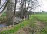 cours d'eau en bordure de prairie