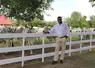 L'eleveur martiniquais André Propser devant ses vaches Brahman