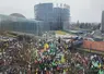 Agriculteurs rassemblés devant le Parlement européen à l’appel de la FNSEA, et des Jeunes agriculteurs et soutenu par le Copa-Cogeca ce 20 janvier.